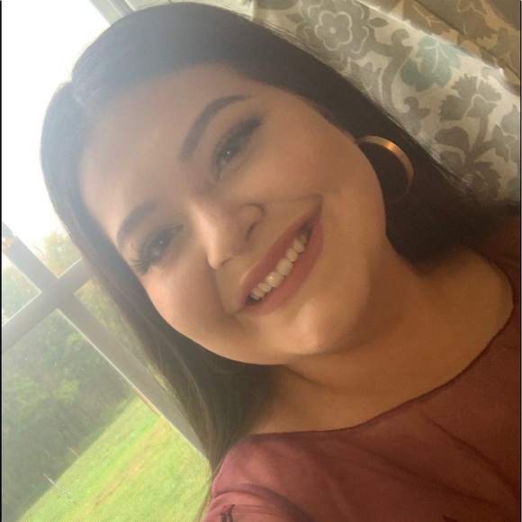 Meet your Posher, Jessica - Picture 1 of 1